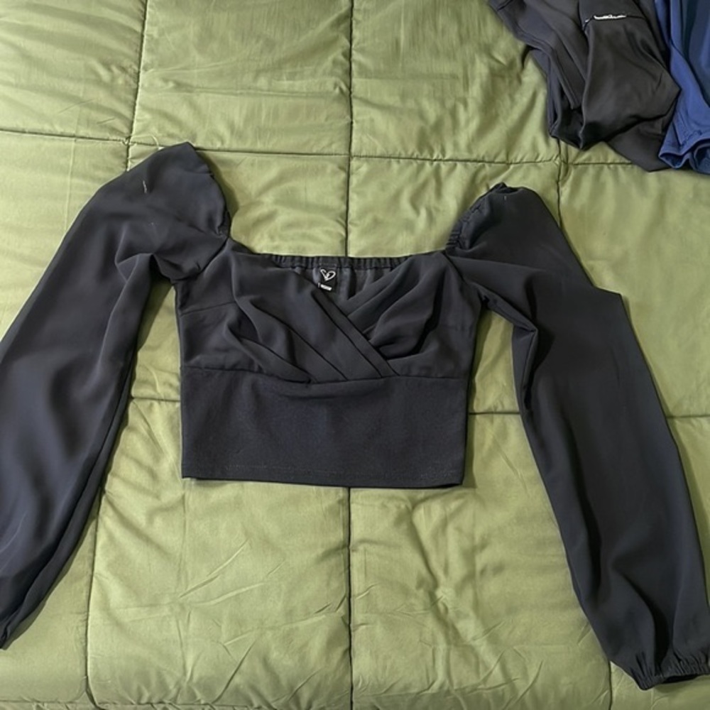 Black long sleeve crop top- Windsor XS